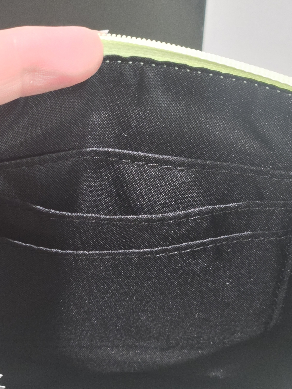 Nike Green Swoosh Wristlet Pouch - Picture 9 of 10